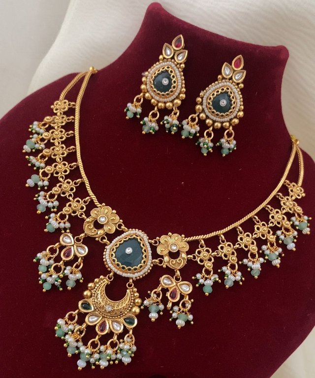 Green Stone Imitation Choker Set